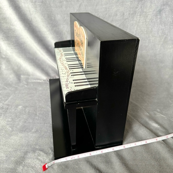 Mary's Moo Moos 1998 The Twelve Moos of Christmas Wood Piano Display Enesco Cow - Picture 8 of 10